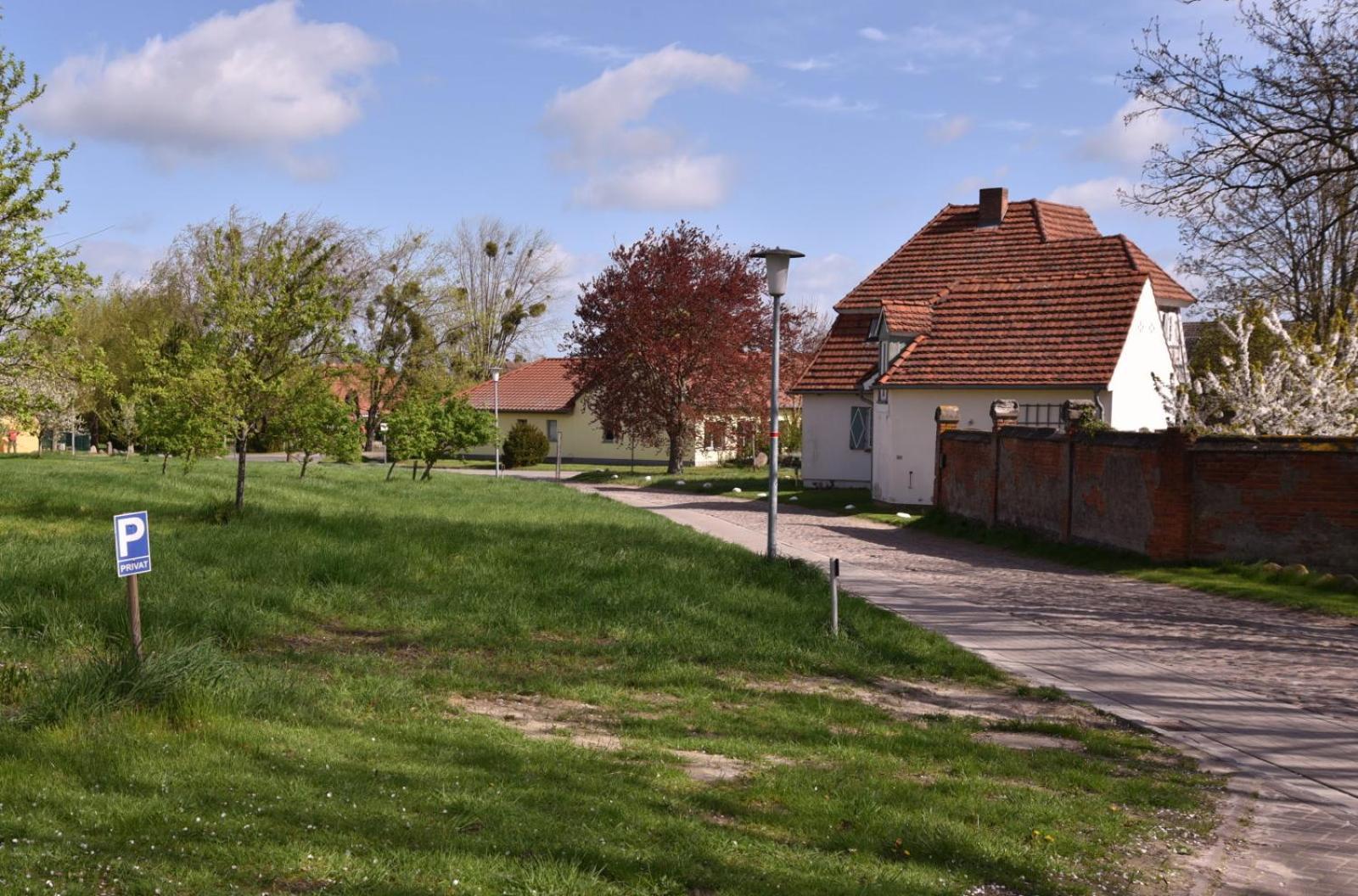 Forsthaus Lelkendorf / Ferienwohnung Exterior photo